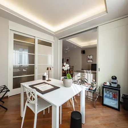 Cavour Luxury Apartment *